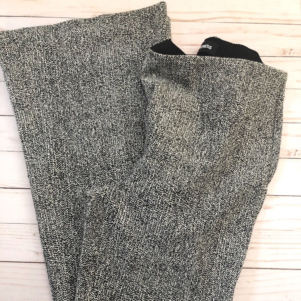 ❌SOLD❌ Express Women’s Flare Pull On Pants, NWOT - Picture 1 of 4